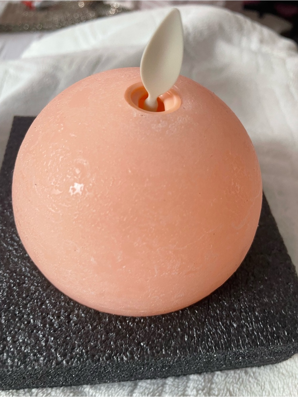 Peach Scented Bath Bomb Sphere - Gentle Hydration for Skin